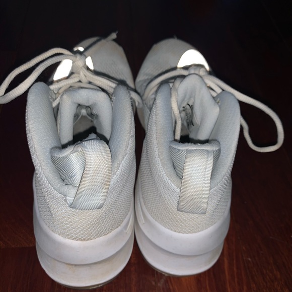 Nike Men's White Athletic Sneakers - Picture 5 of 8